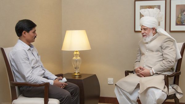 Dr. Nishta Birdi, the First Secretary to the Indian High Commissioner, meeting His Holiness.