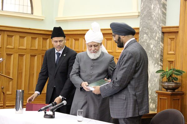 Kanwaljit Singh Bakshi MP being gifted a Holy Qur’an by His Holiness.