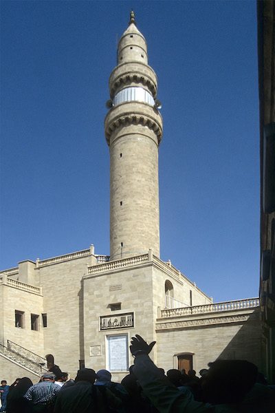 The minaret of the mosque of Prophet Jonahas in Nineveh, Mosul. Jonahas was known for his just and pious nature, which allowed him to comprehend his errors and sincerely repent before God. Thus, his prayers delivered him from his predicament. (Accessed via Wiki Commons)