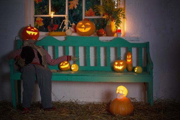 Should Ahmadi Children Participate in Halloween and Christmas Celebrations at School?