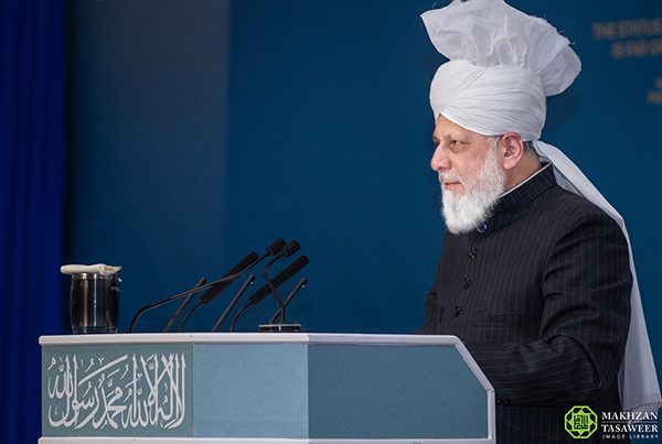 Hazrat Mirza Masroor Ahmad - Ahmadiyya Caliph love
