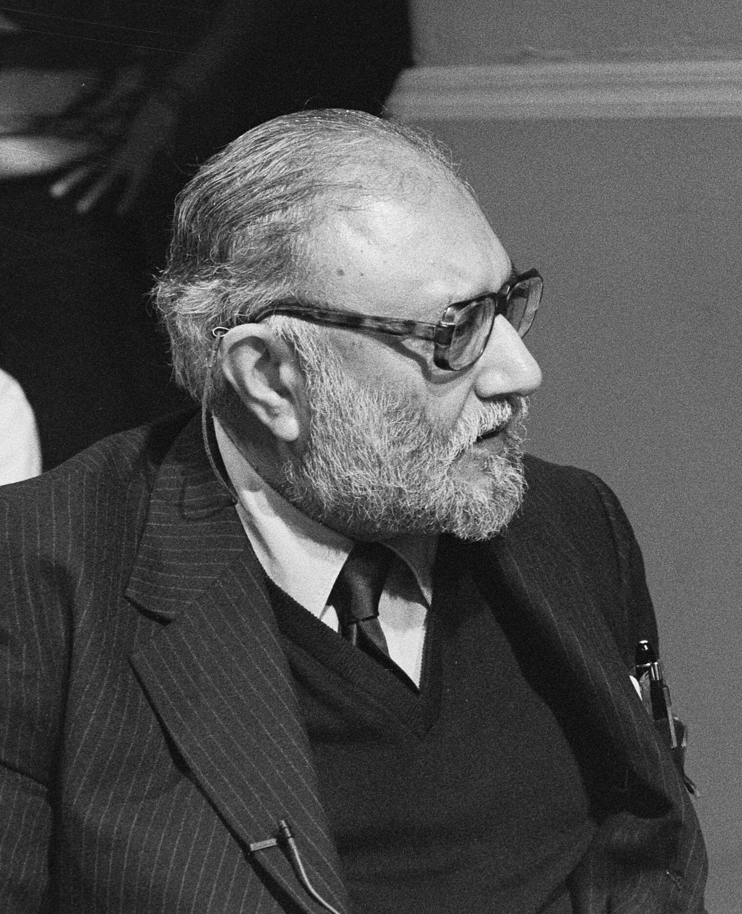 British Heritage: Professor Abdus Salam's Achievements Commemorated with Blue Plaque