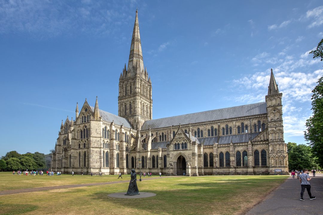 The Beauty of Faith - Salisbury Cathedral Transformed into Covid-19 ...